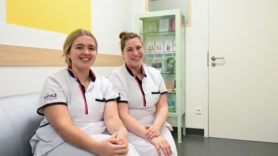 Zorgprofessional Britt en verpleegkundige Ilse Psychogeriatrie De Waaier Beveren