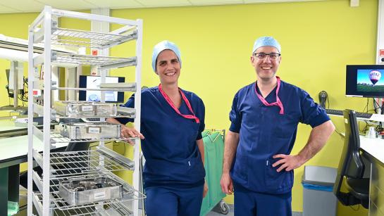 Hoofd CSA Klaas De Beer en adjunct-hoofd Mieke De Block Centrale Sterilisatie Afdeling