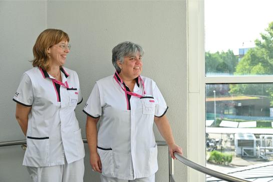 Kristy Van Moeseke van Psychogeriatrie De Waaier en Els Steeman van het Geriatrisch Supportteam