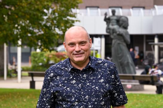 Patiënt Gunther deelt zijn ervaringen met endeldarmkanker