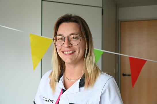 Claudia D'Hooghe studeert via Project 600 af als verpleegkundige