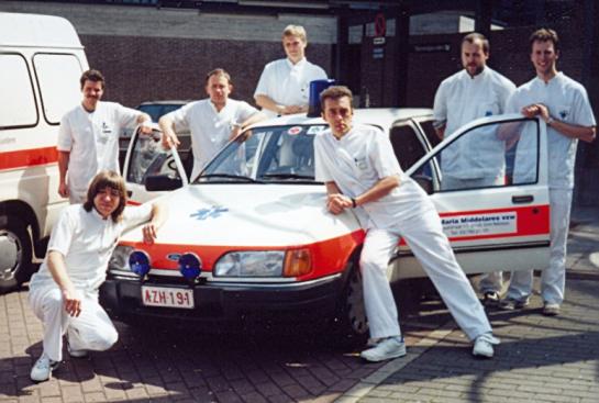 112 team jaren '90 met de allereerste MUG van Maria Middelares Delta 5